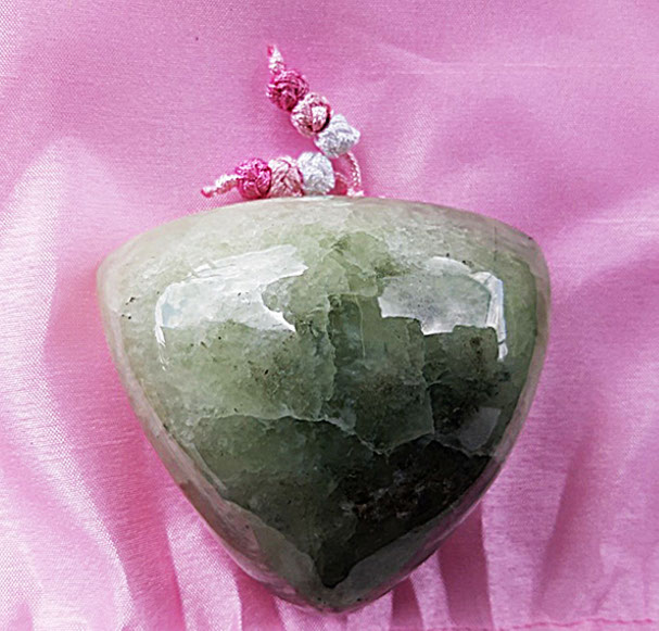 EC-22031604 Natural Prehnite(천연 프레나이트)